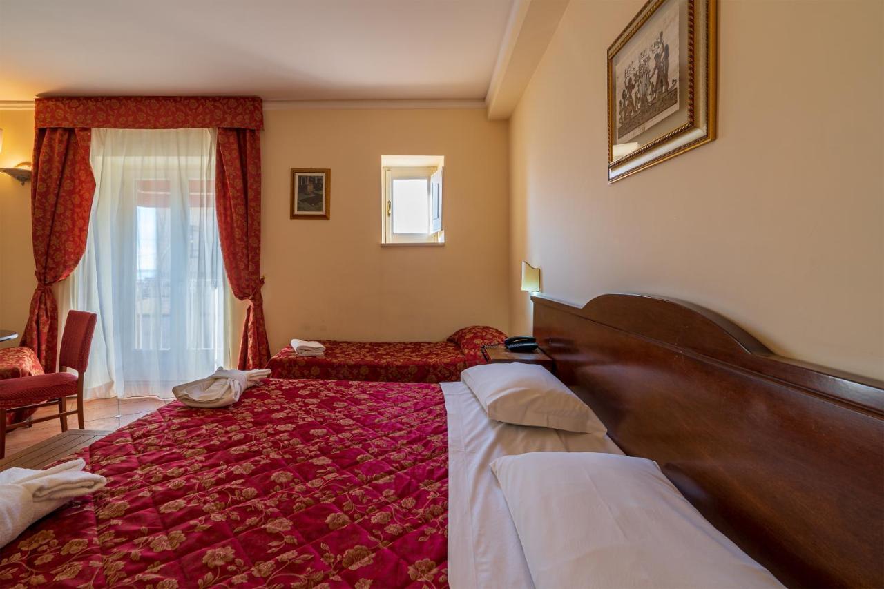 Hotel Mediterraneo Siraküza Dış mekan fotoğraf